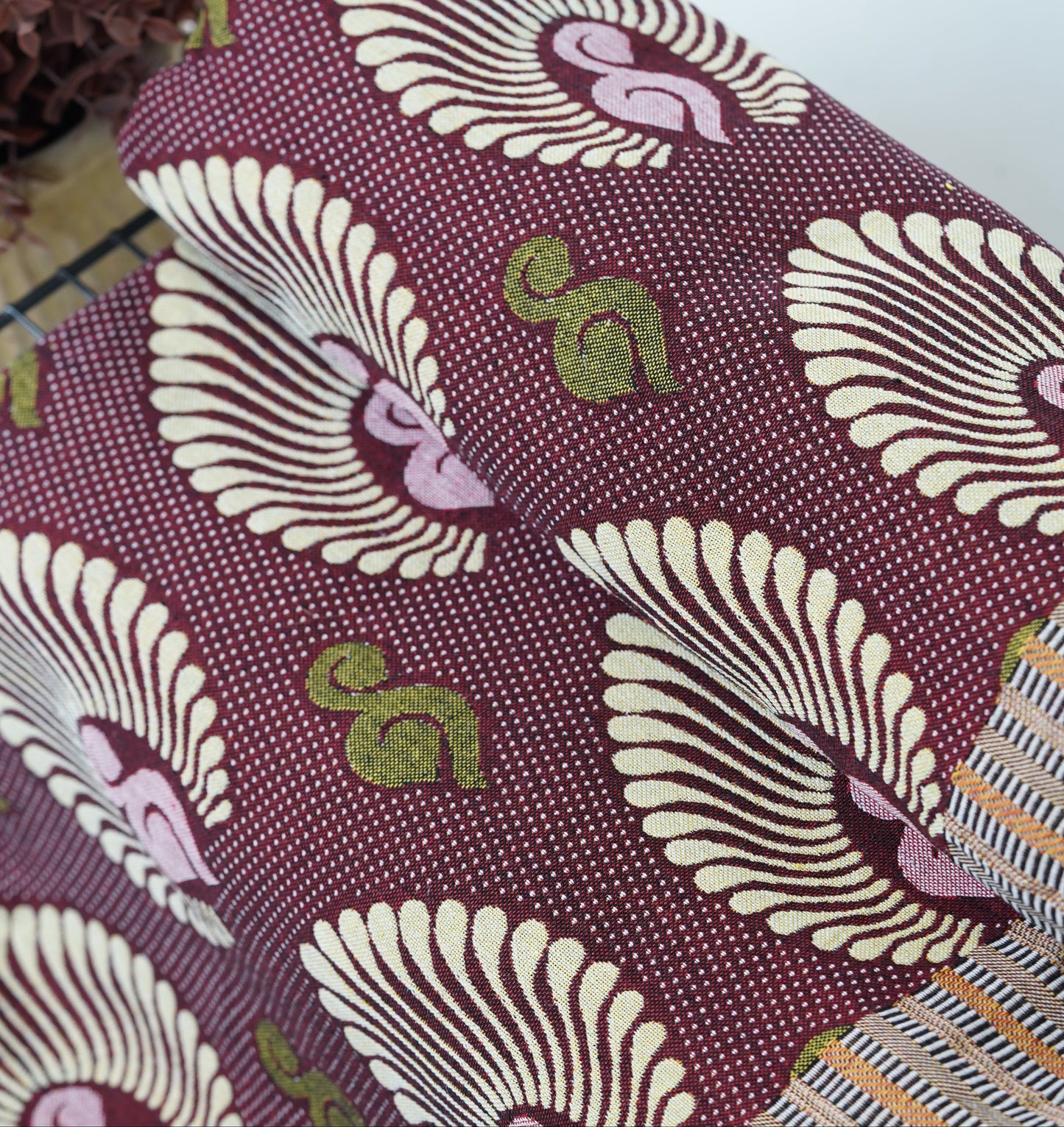 Jacquard Double Cot Bedsheet - Maroon feather