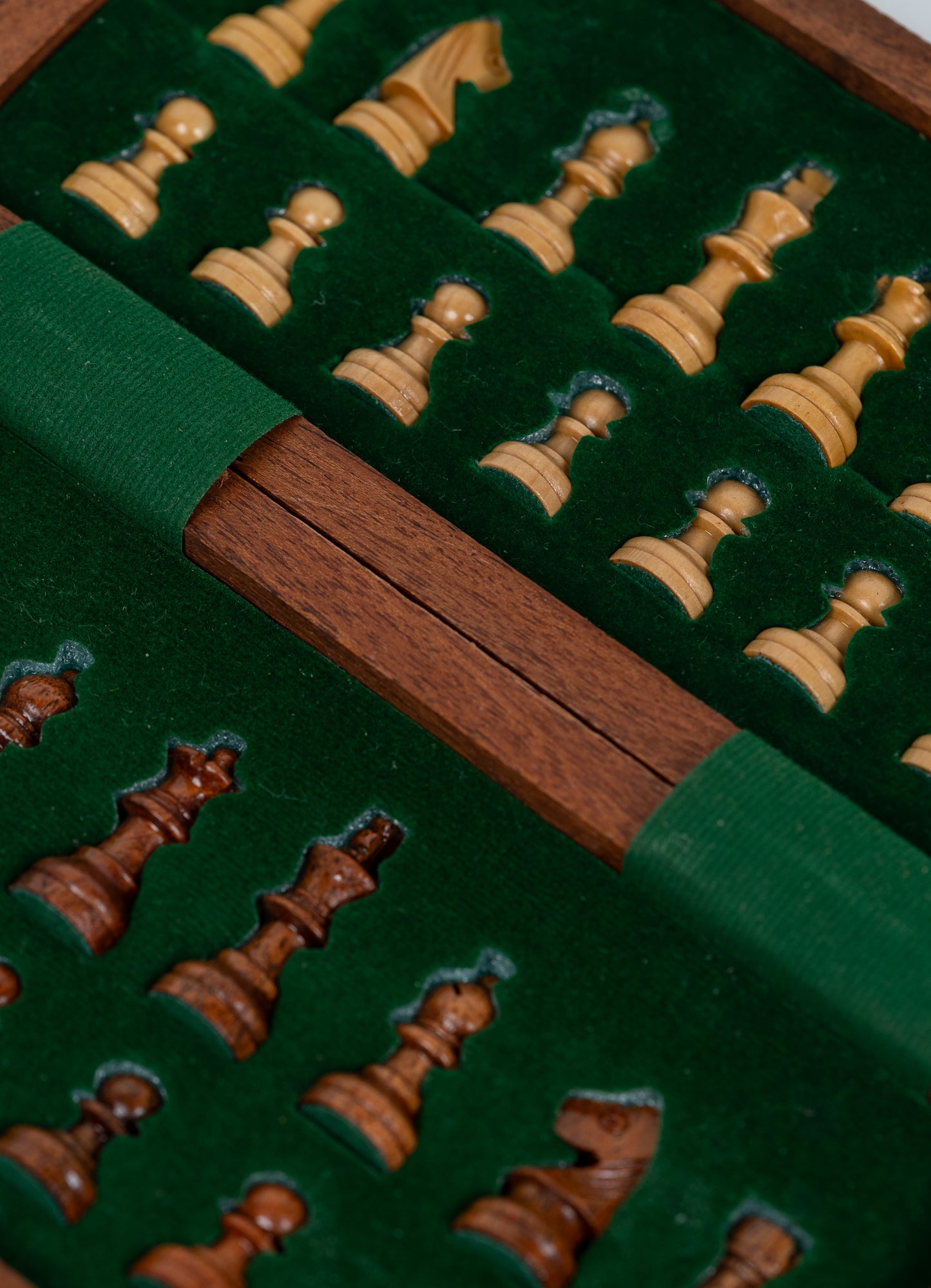 Foldable Magnetic Chess Set
