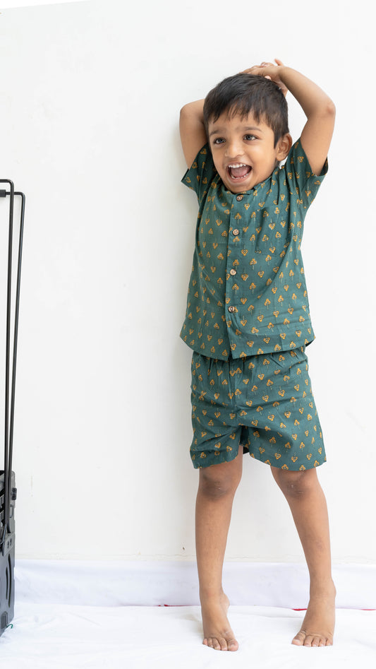 Dark Green Tree Print Cotton shirt and shorts set