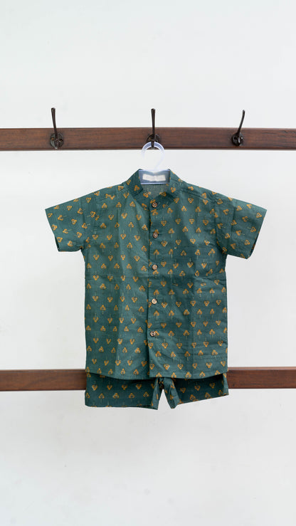 Dark Green Tree Print Cotton shirt and shorts set