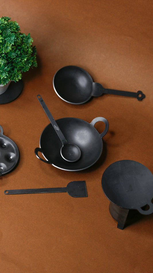 Miniature Cast Iron Kitchen Set