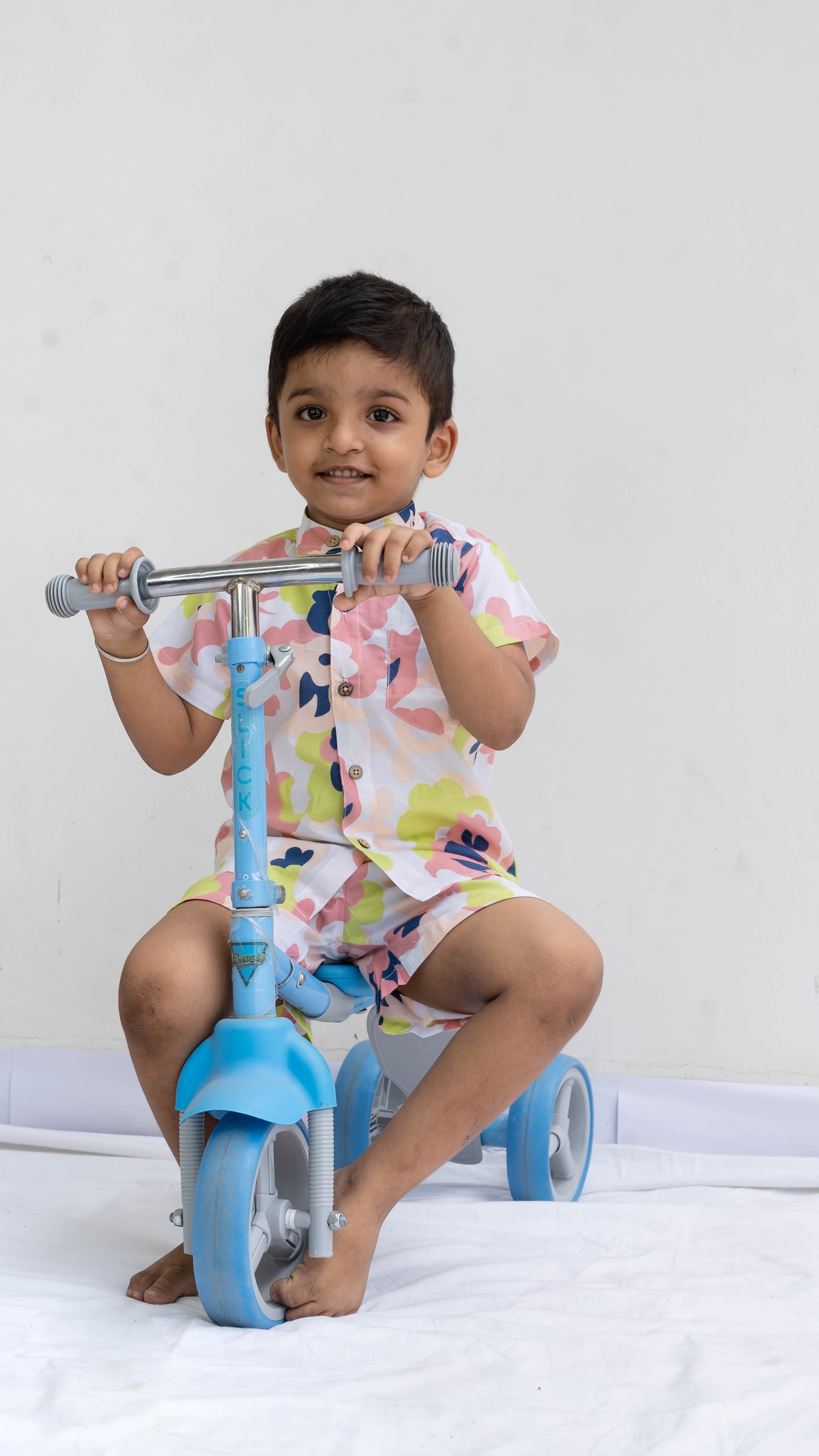 Multi-colour Geometric Print Cotton shirt and shorts set