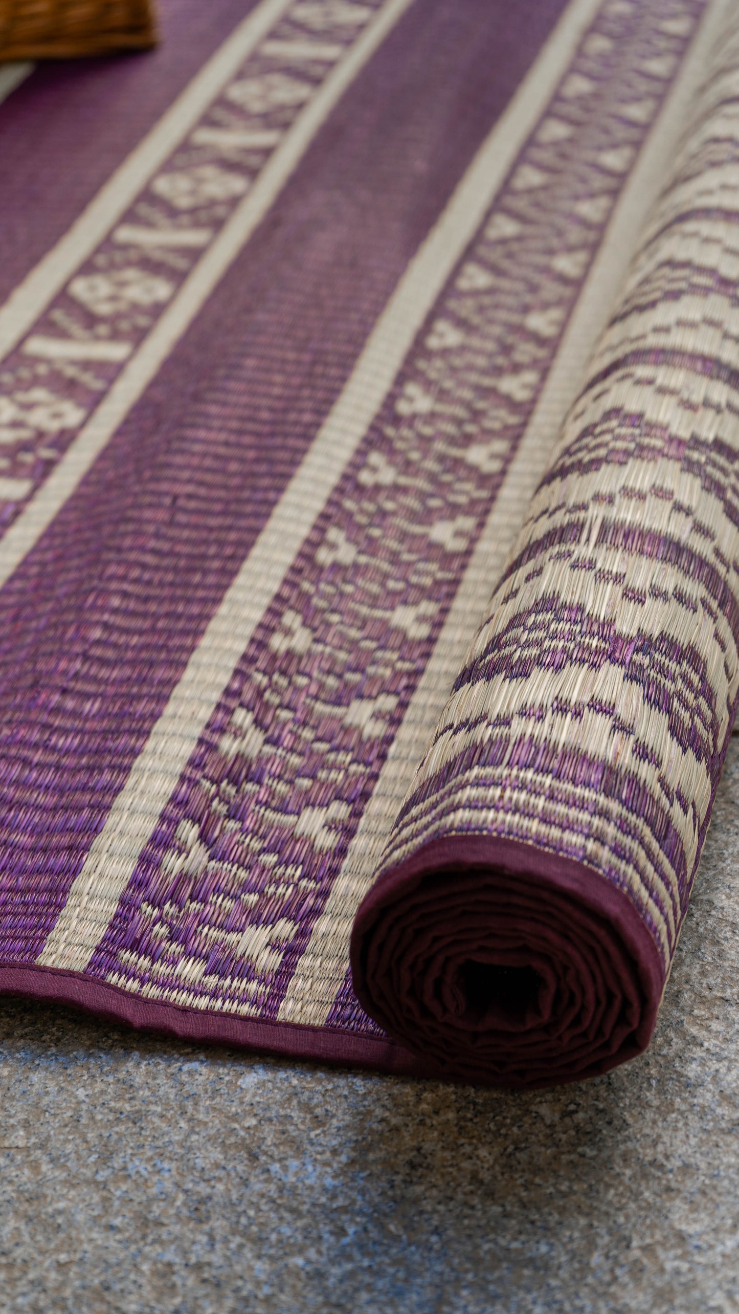 Pattamadai River Grass Wedding Mats - Violet & Off White