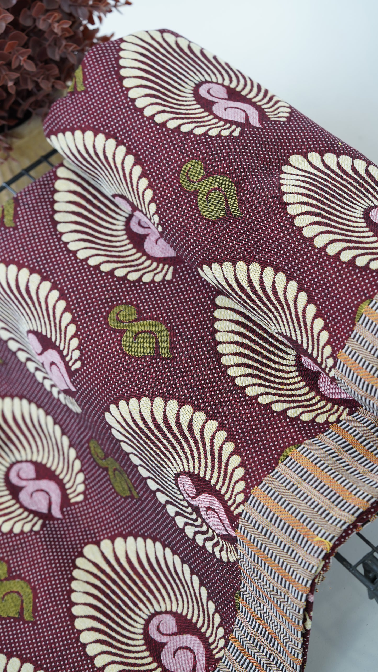 Jacquard Double Cot Bedsheet - Maroon feather