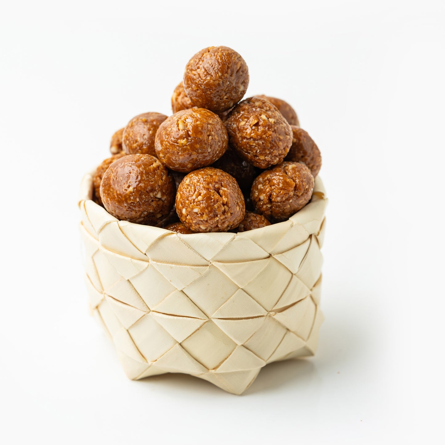 Kamarcut Peanut (Peanut Jaggery Balls)