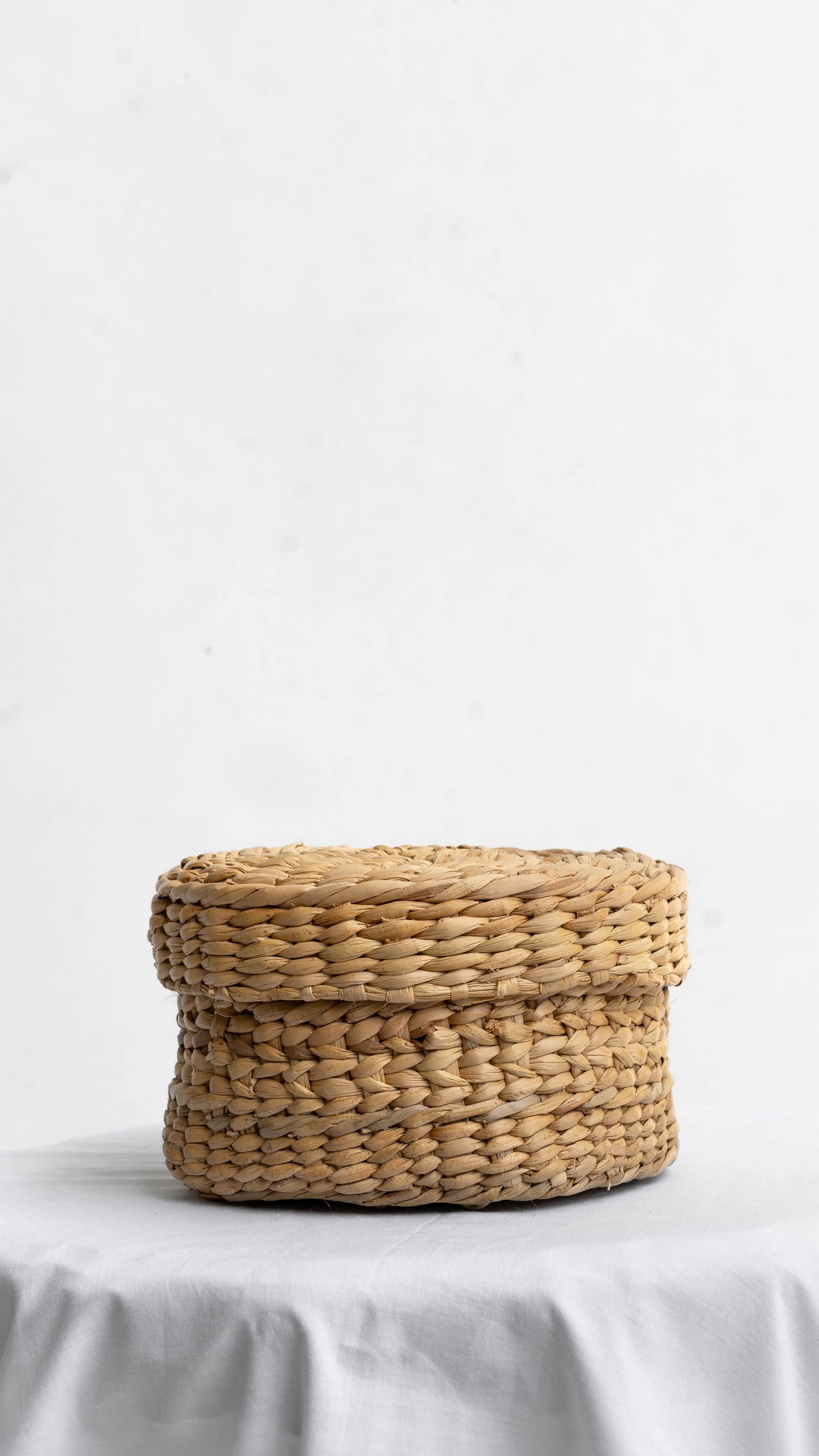 Gift Hamper Basket Round with Lid