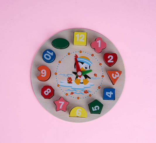Lacing puzzle clock