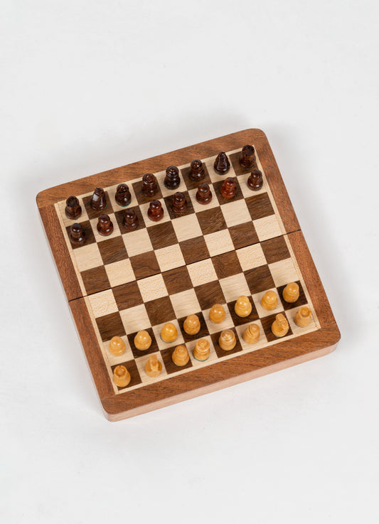 Foldable Magnetic Chess Set