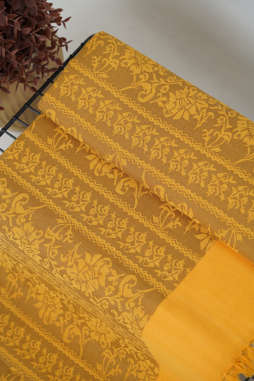 Golden Leaf Lovely Chennimalai Bedsheet