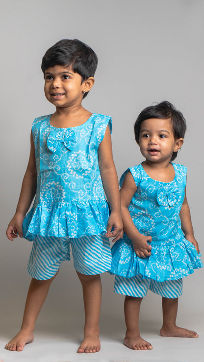 Light Blue Geometric Bow Pattern Set