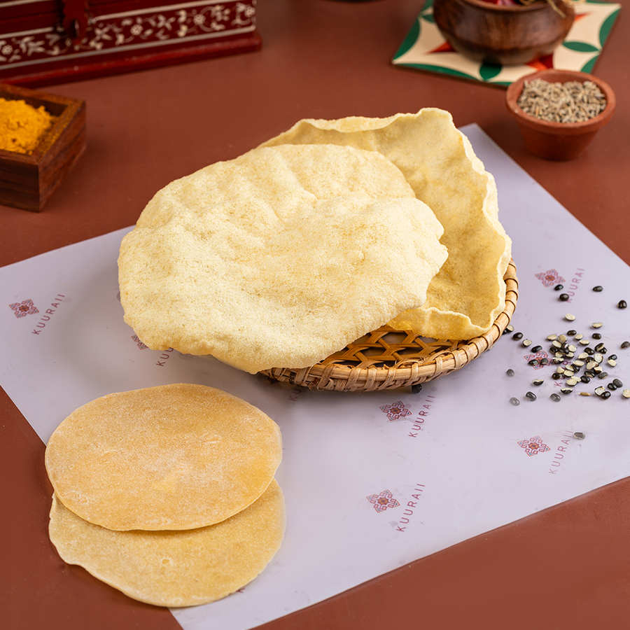 Ulunthu Appalam With Pepper