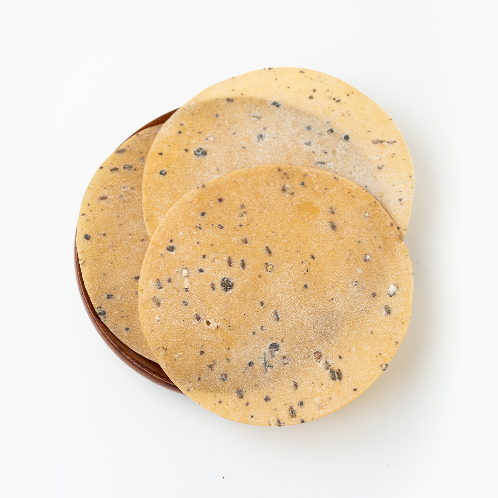 Ulunthu Appalam With Pepper