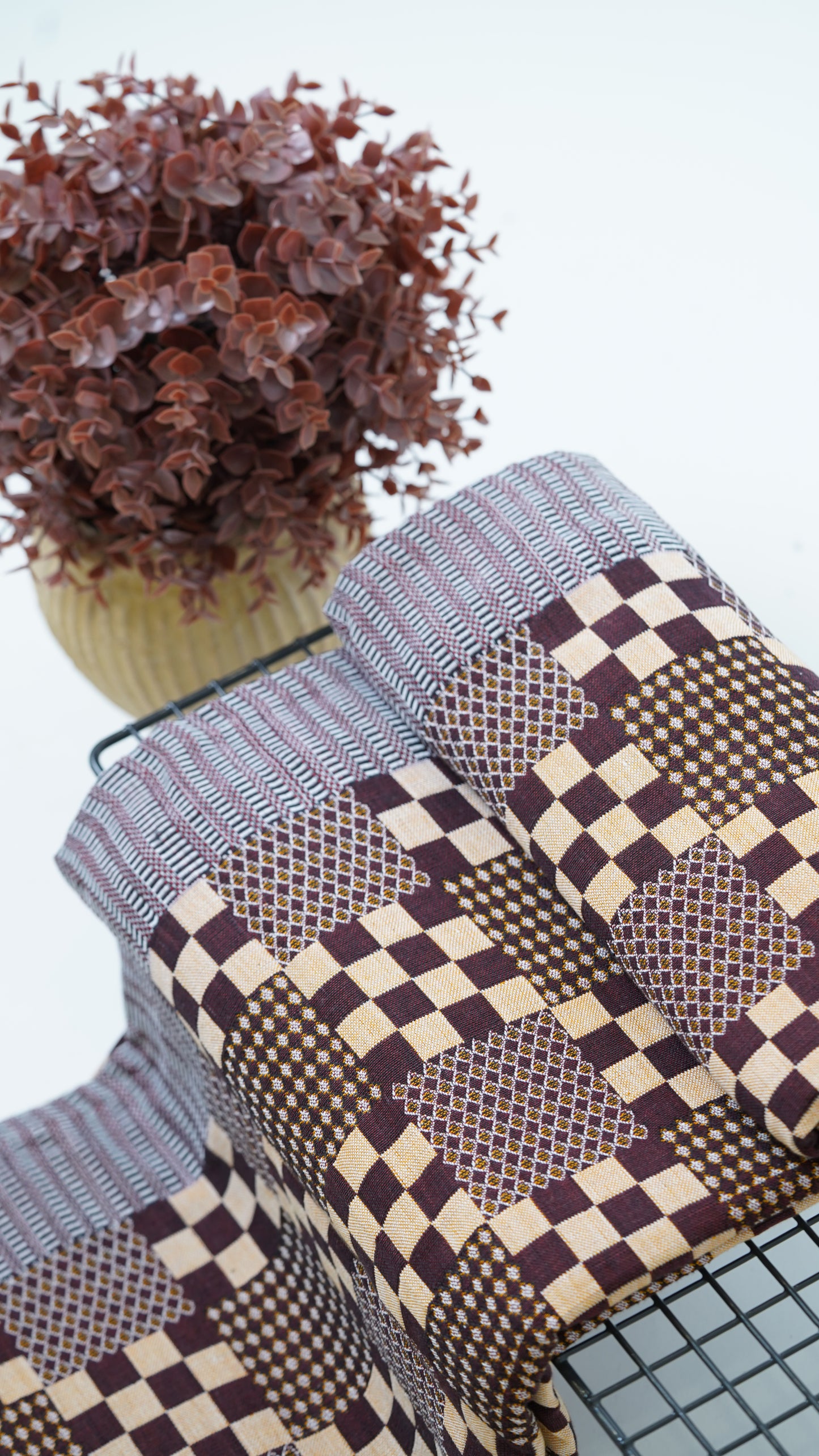 Premium Handloom Royal Checkmate Double Cot Chennimalai Bedsheet