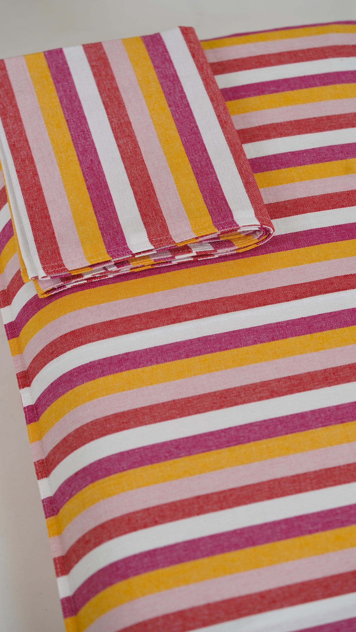 Chennimalai Double Cot Bedspread Red and Yellow