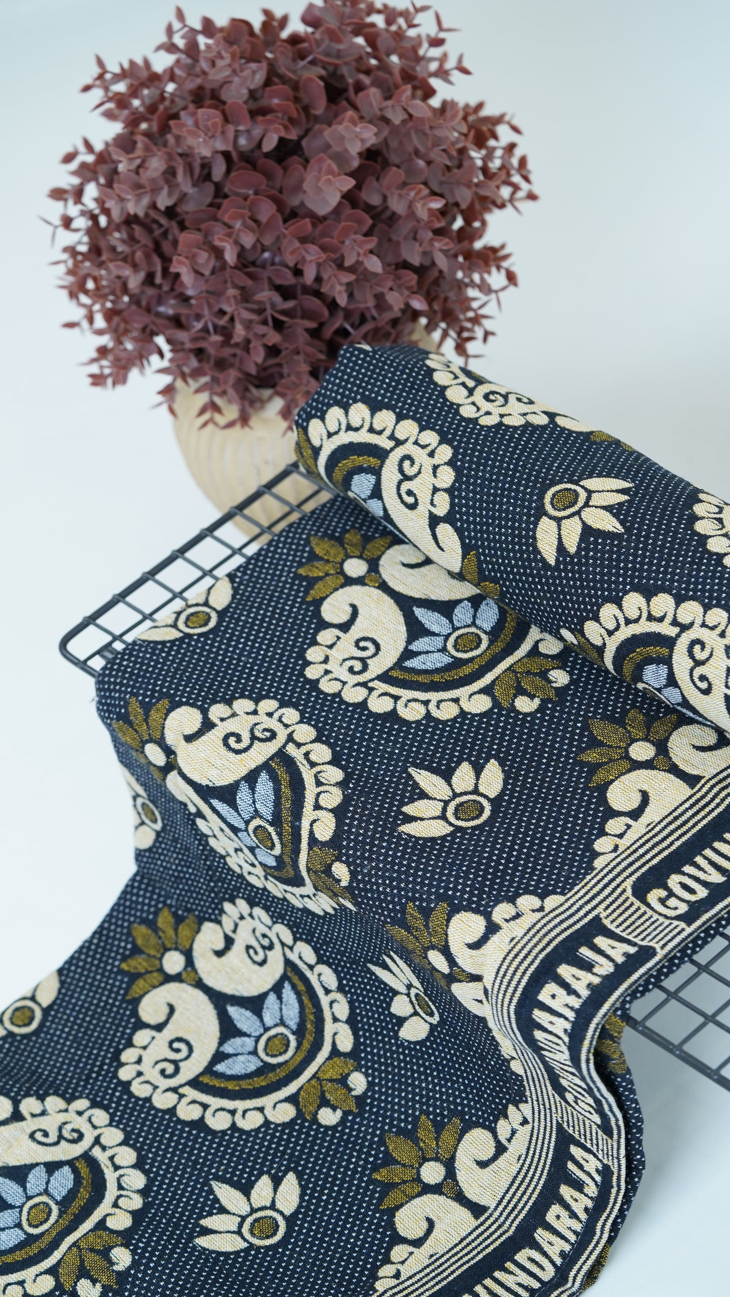 G. Raja Chennimalai Bed Sheet Soft Beige floral