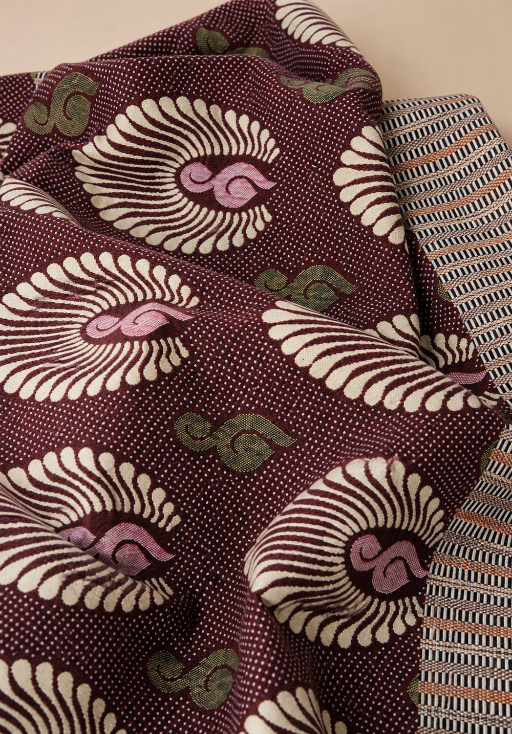 Jacquard Double Cot Bedsheet - Maroon feather — Fabric and pattern detail view