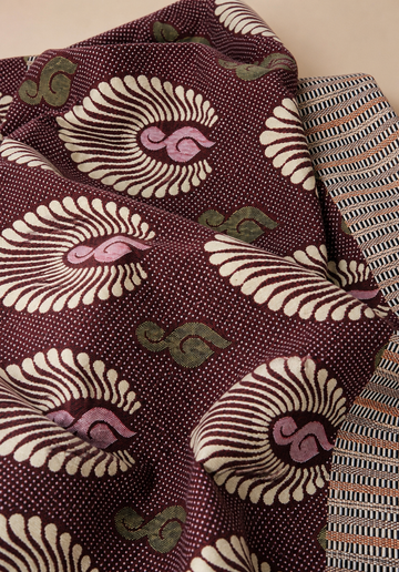 Jacquard Double Cot Bedsheet - Maroon feather — Fabric and pattern detail view