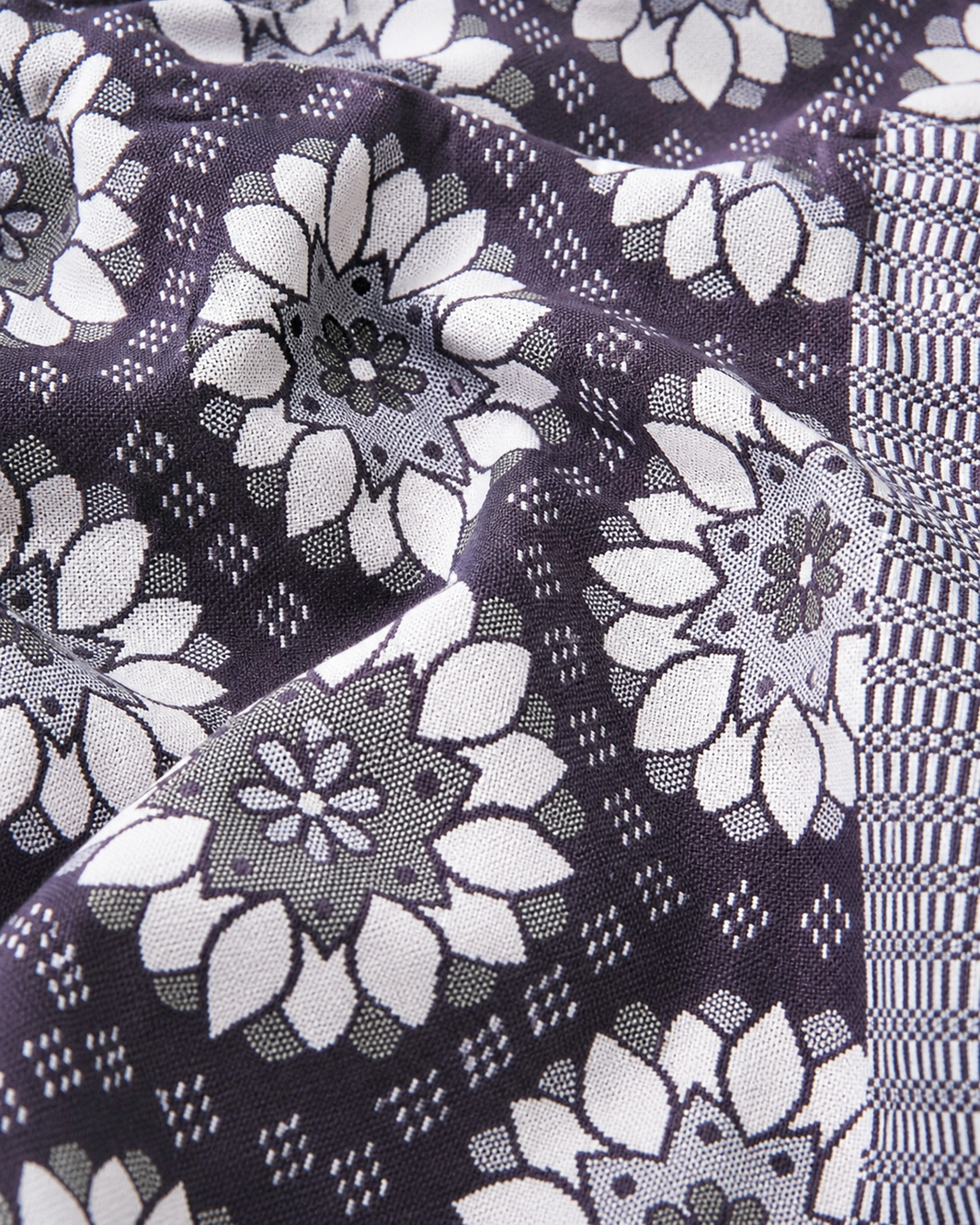Premium Handloom Ethnic floral King Size Chennimalai Bedsheet — Fabric and pattern detail view