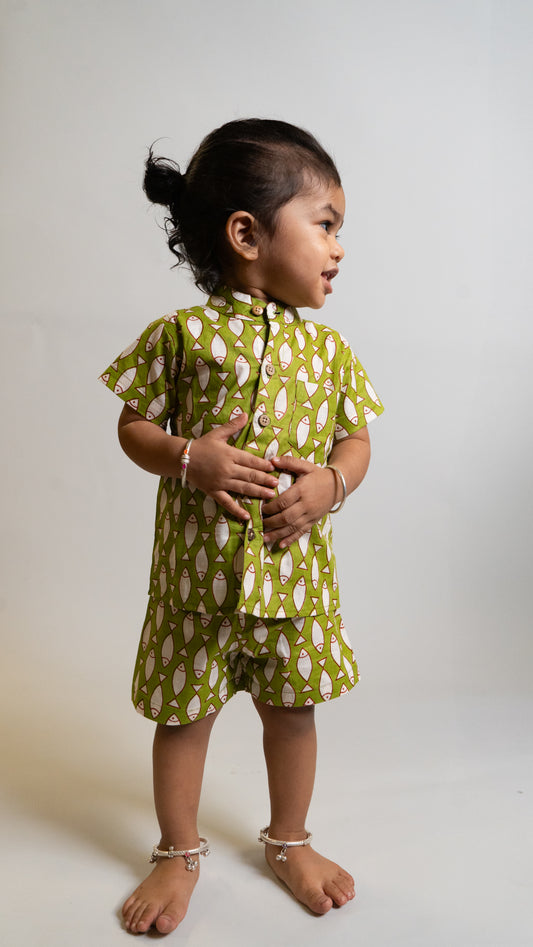 Green Fish Print Cotton shirt and shorts set