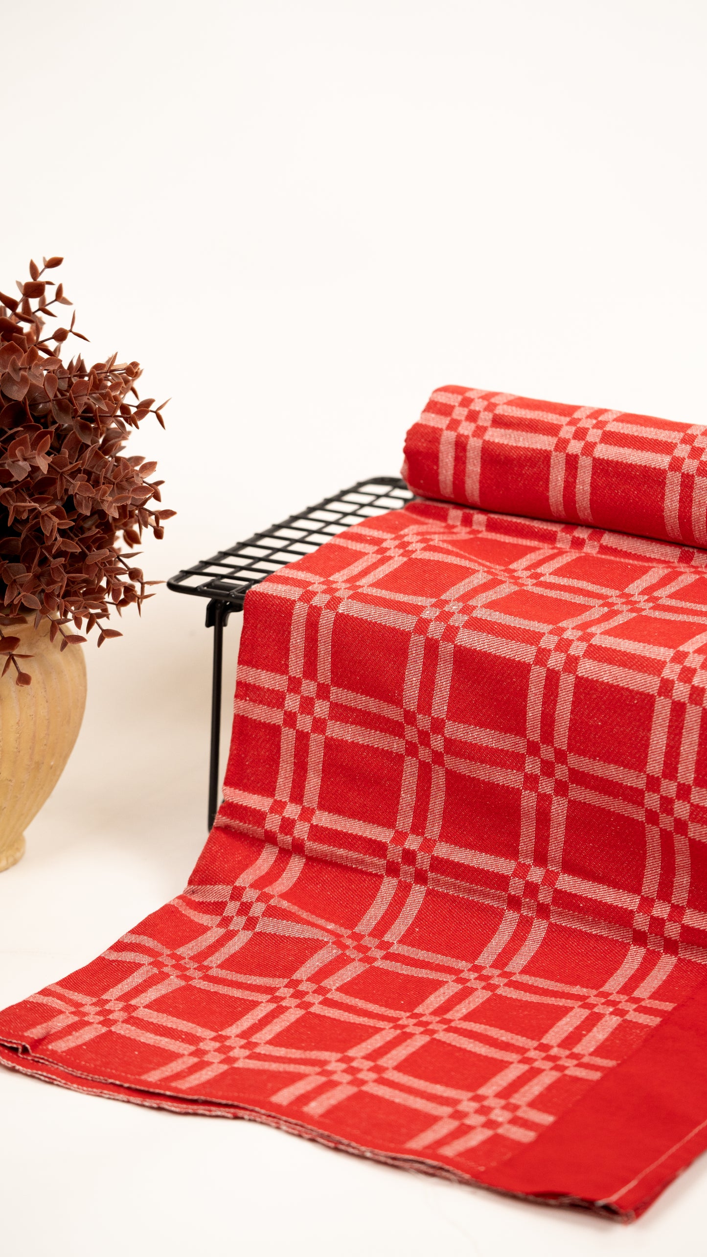 Niral Chennimalai Bedsheet - Red