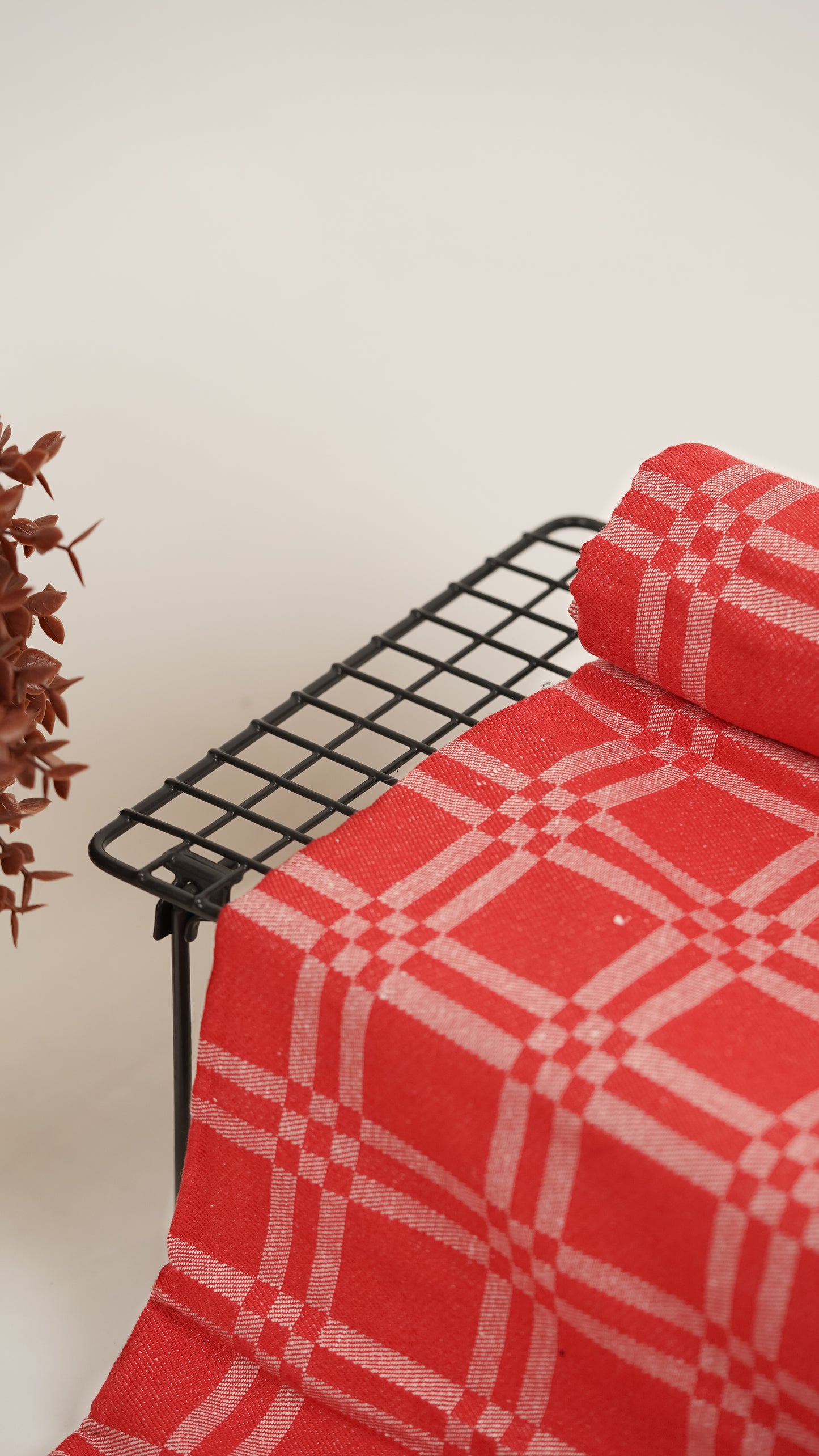 Niral Chennimalai Bedsheet - Red